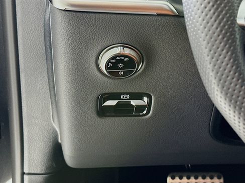Certified 2026 Mercedes-Benz GLC 300 image 11