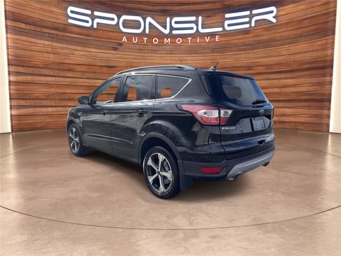 Used 2018 Ford Escape SEL image 3