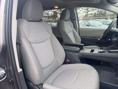 Used 2023 Toyota Sienna LE w/ LE Plus Package image 16