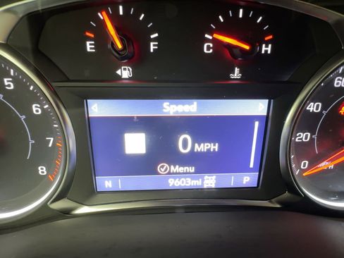 Used 2023 GMC Acadia SLT w/ Elevation Edition image 18