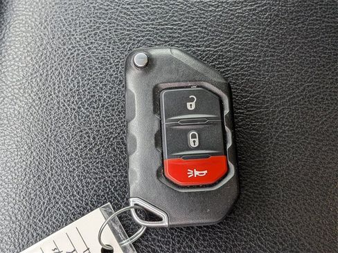 Used 2021 Jeep Wrangler Unlimited Sport image 33