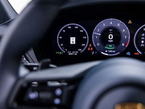 Used 2025 Porsche 911 Carrera 4 GTS image 41