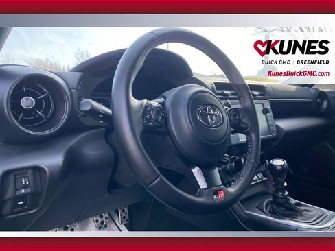 Used 2023 Toyota GR86 Premium image 17