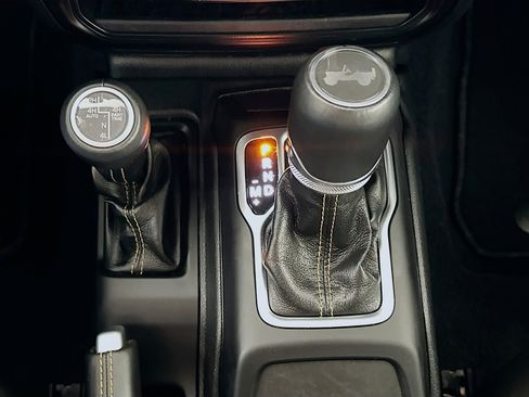 Used 2023 Jeep Wrangler Unlimited Sahara image 25