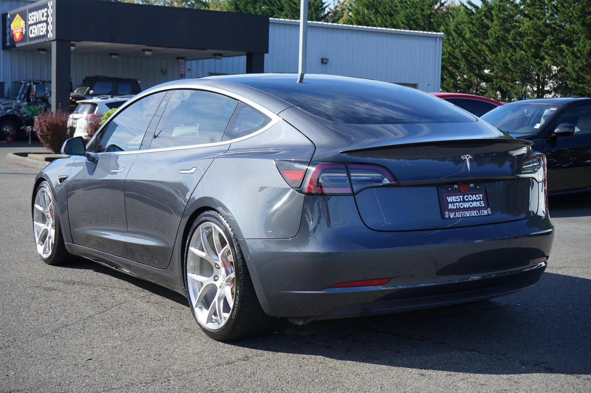 Used 2018 Tesla Model 3 Long Range AWD/4WD image 3