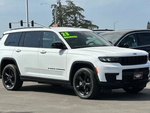 Used 2023 Jeep Grand Cherokee L Altitude image 2