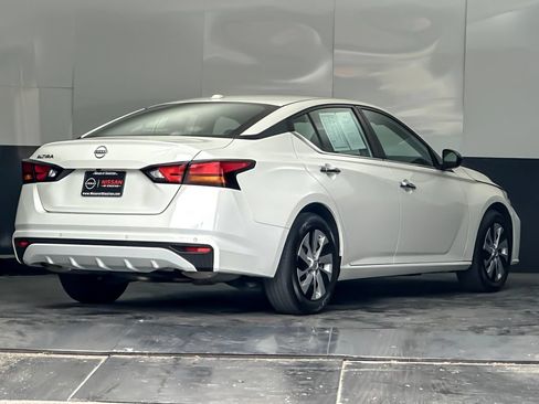 Used 2025 Nissan Altima 2.5 S FWD image 3