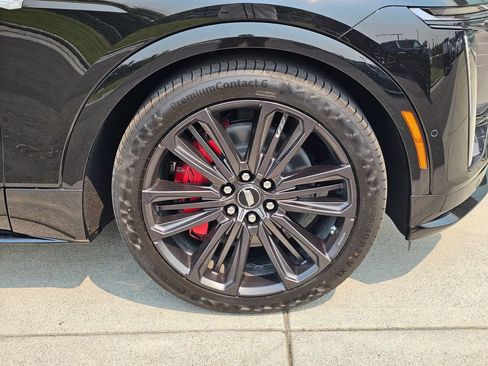 New 2026 Cadillac Lyriq V AWD/4WD image 9