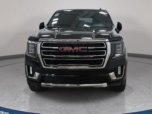 Used 2024 GMC Yukon XL SLT w/ SLT Luxury Package AWD/4WD image 3