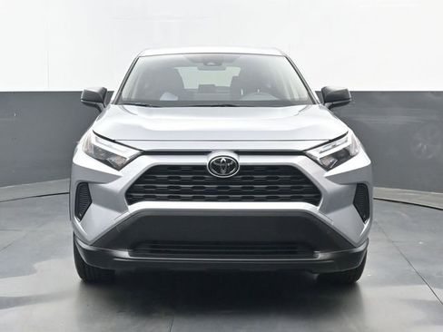 Used 2025 Toyota RAV4 LE FWD image 18