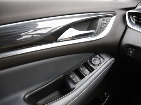 Used 2022 Buick Enclave Essence FWD image 24
