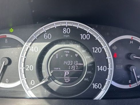 Used 2015 Honda Accord EX-L image 8