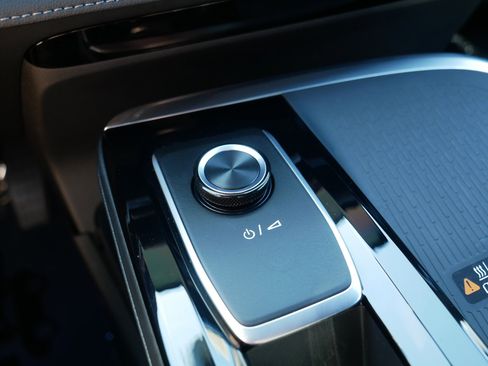 Used 2025 Buick Enclave Preferred image 32