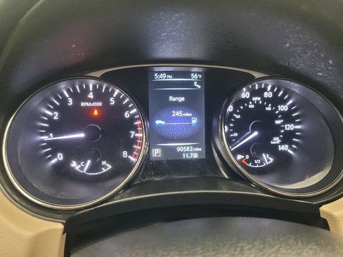 Used 2016 Nissan Rogue SV w/ SV Premium Package FWD image 23