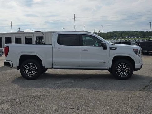 Used 2023 GMC Sierra 1500 AT4 w/ AT4 Premium Package AWD/4WD image 6