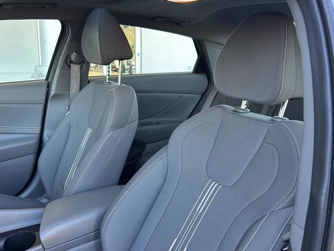 Used 2025 Hyundai Elantra SEL image 26