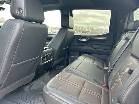 Used 2023 Chevrolet Silverado 1500 High Country w/ High Country Premium Package image 12