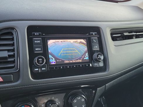 Used 2021 Honda HR-V LX image 29