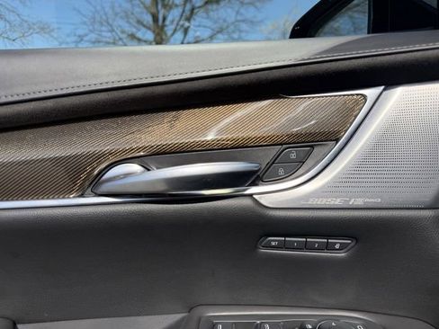 Used 2022 Cadillac XT5 Premium Luxury w/ Platinum Package image 10