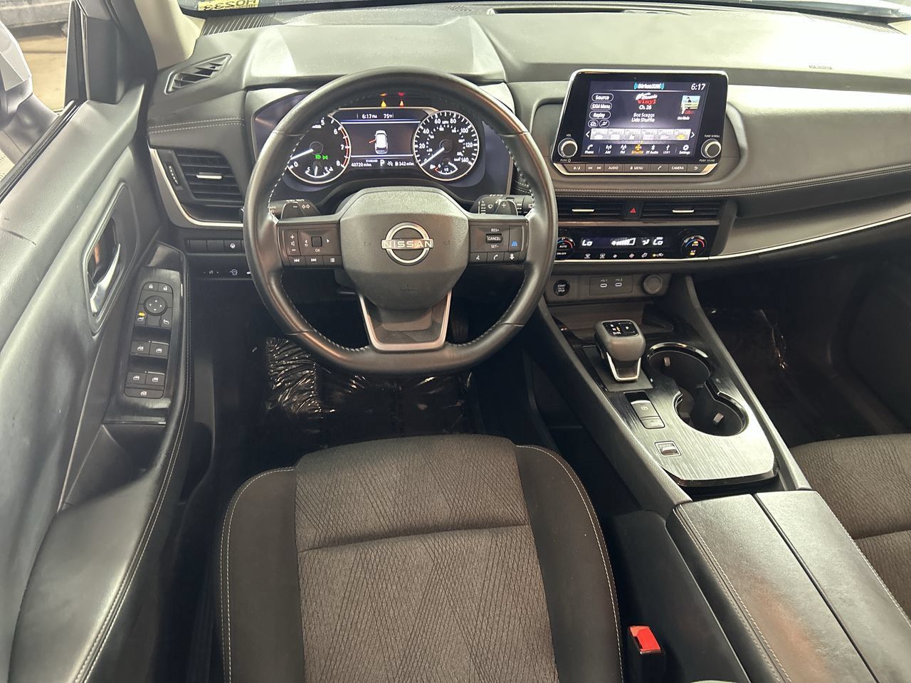 Used 2025 Nissan Rogue SV FWD image 22