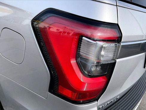 Used 2019 Ford Expedition Platinum image 31