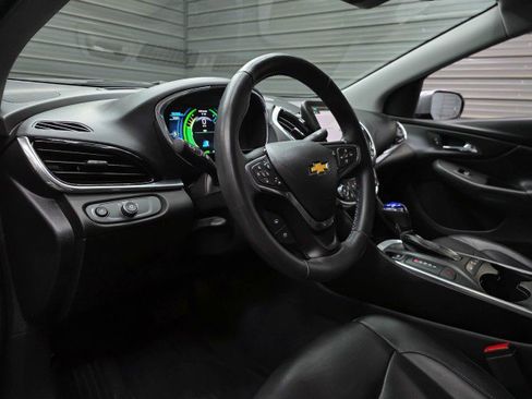 Used 2018 Chevrolet Volt Premier w/ Driver Confidence Package FWD image 10