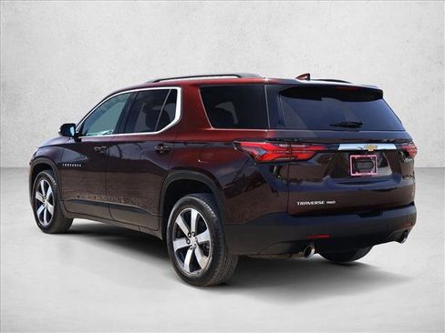Used 2022 Chevrolet Traverse LT w/ LT Premium Package AWD/4WD image 8