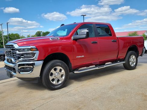 Used 2026 RAM 2500 Big Horn AWD/4WD image 2