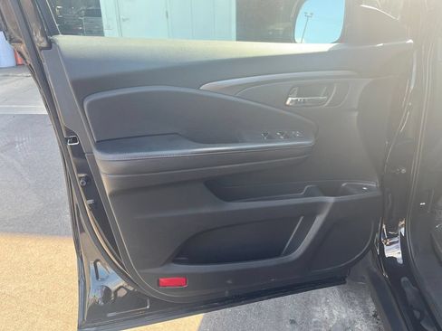 Used 2019 Honda Ridgeline Sport image 10