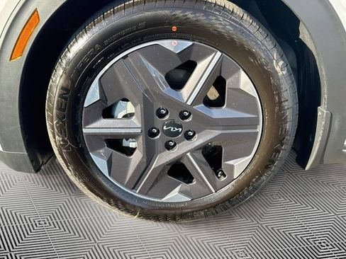 New 2026 Kia EV6 Light RWD image 30