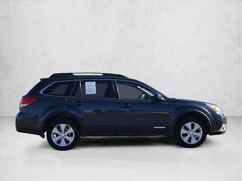 Used 2011 Subaru Outback 2.5i Limited w/ PWR Moonroof Pkg image 4
