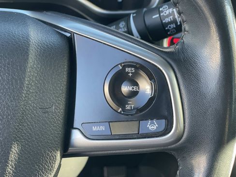 Used 2019 Honda CR-V Touring image 7