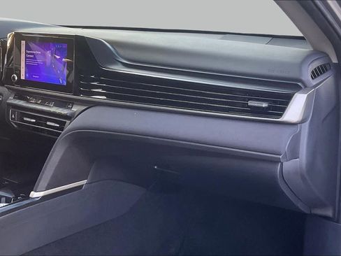 Used 2025 Toyota Camry LE FWD image 18
