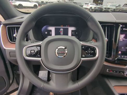 Certified 2025 Volvo XC60 B5 Ultra AWD/4WD image 21