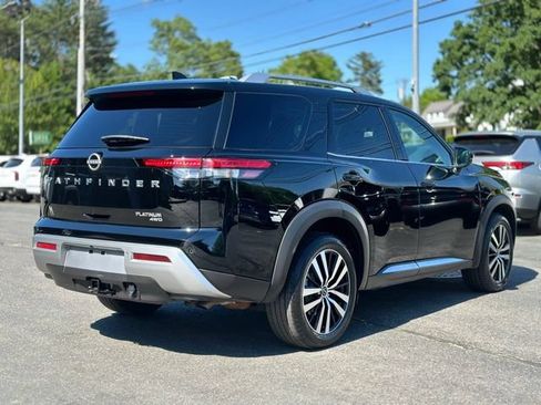 Used 2024 Nissan Pathfinder Platinum AWD/4WD image 7