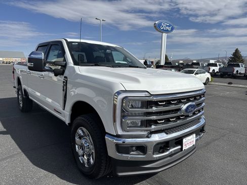 New 2025 Ford F350 King Ranch w/ Chrome Package image 3