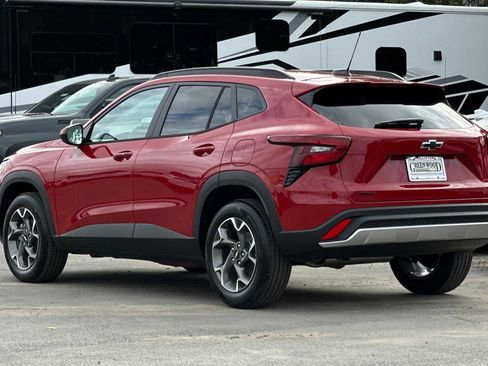 New 2026 Chevrolet Trax LT w/ Sunroof Package image 6