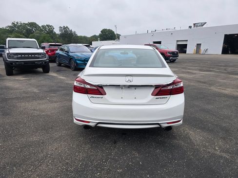 Used 2017 Honda Accord Sport image 4