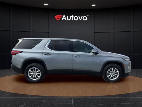 Used 2023 Chevrolet Traverse LS w/ Safety Package image 6