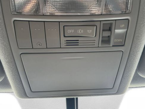 Used 2013 Toyota Venza LE image 30