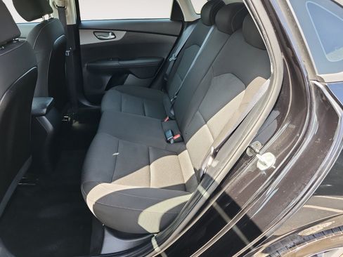Used 2020 Kia Forte LXS FWD image 13