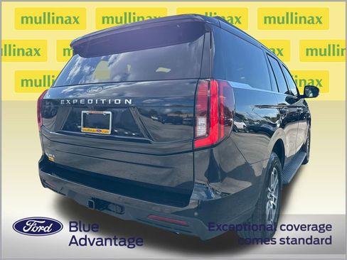 Certified 2025 Ford Expedition Active image 4