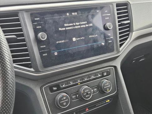 Used 2021 Volkswagen Atlas SE image 11