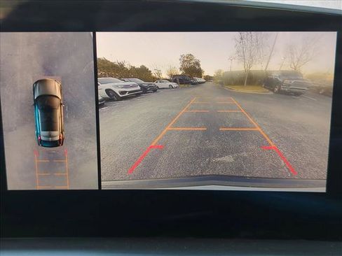 Used 2024 Cadillac Lyriq Sport image 13