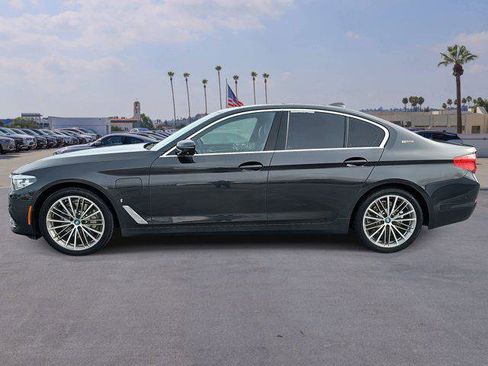 Used 2019 BMW 530e w/ Premium Package image 8
