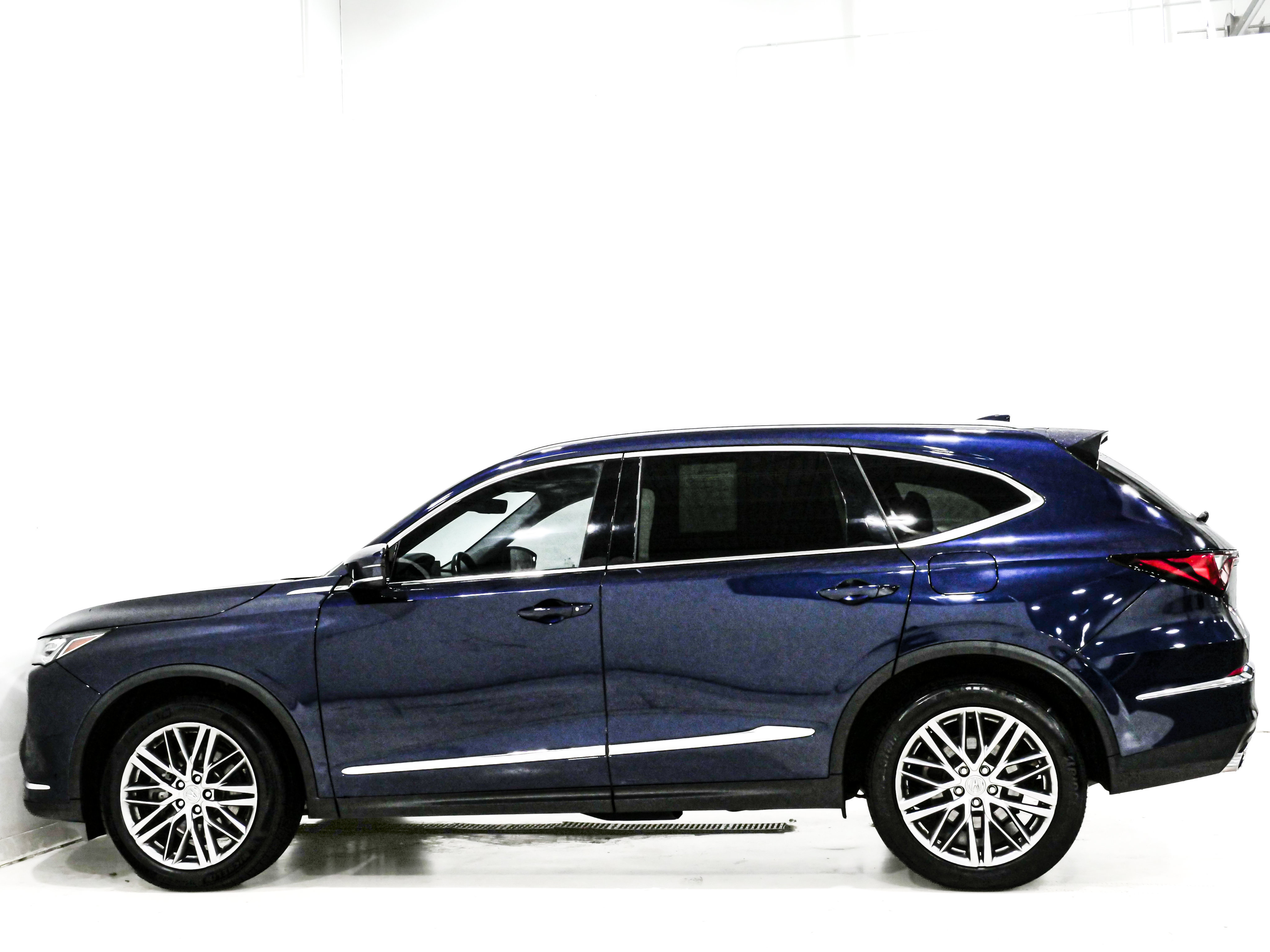 Used 2024 Acura MDX w/ Advance Package AWD/4WD image 6