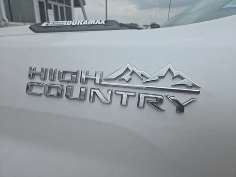 Used 2024 Chevrolet Silverado 3500 High Country w/ High Country Premium Package AWD/4WD image 3
