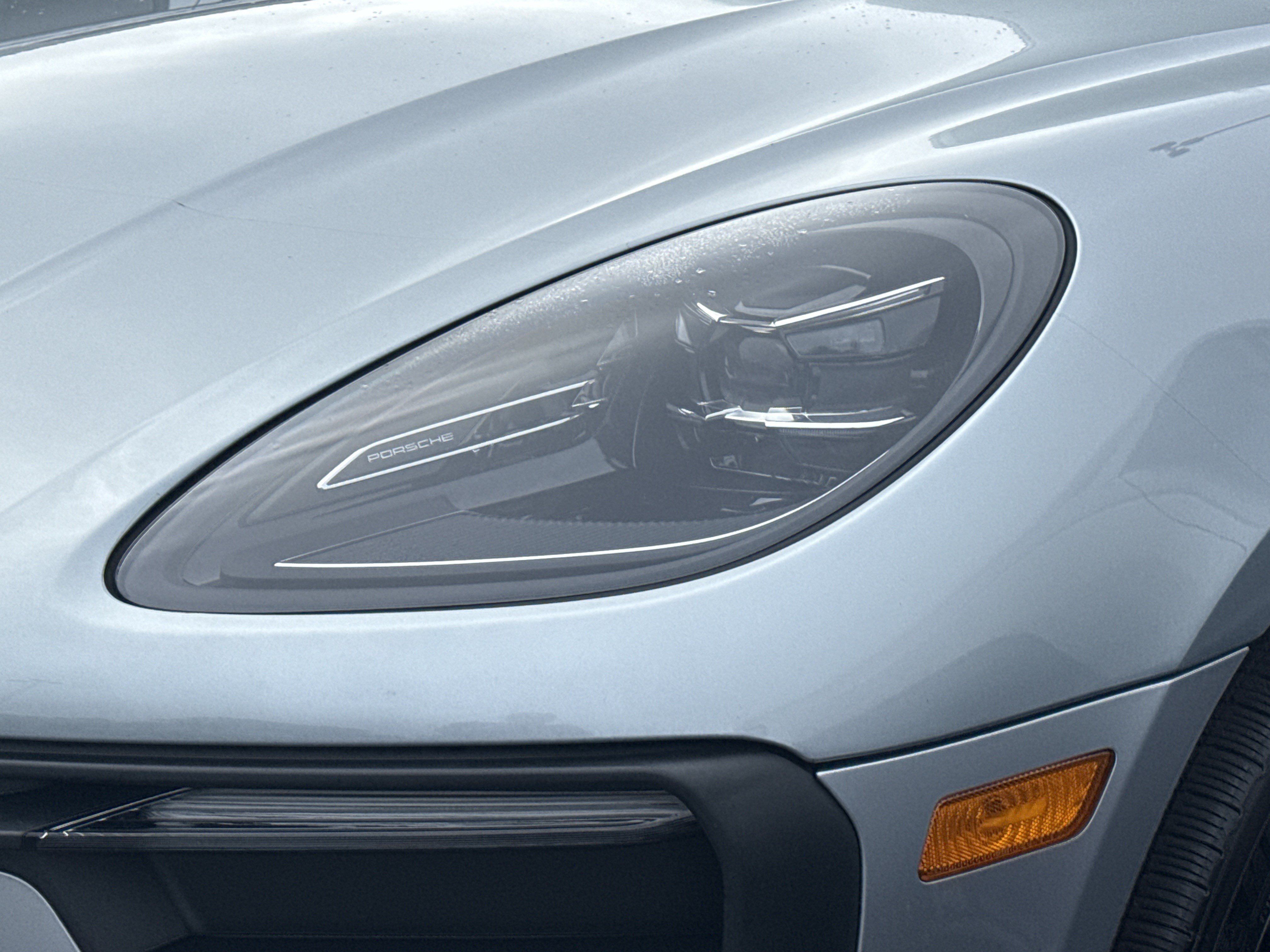 Used 2022 Porsche Macan AWD/4WD image 5