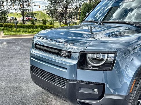 Used 2026 Land Rover Defender 110 S AWD/4WD image 9