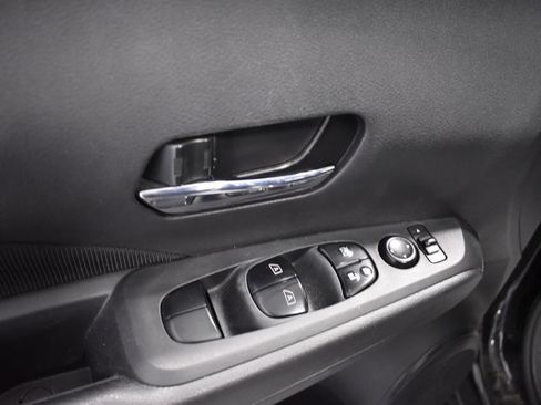 Used 2022 Nissan Kicks SV FWD image 14